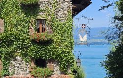 VISITE DE YVOIRE SITE TOURISTISTIQUE MEDIEVAL HAUTE SAVOIE BORD LAC LEMAN