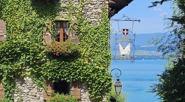 VISITE DE YVOIRE SITE TOURISTISTIQUE MEDIEVAL HAUTE SAVOIE BORD LAC LEMAN